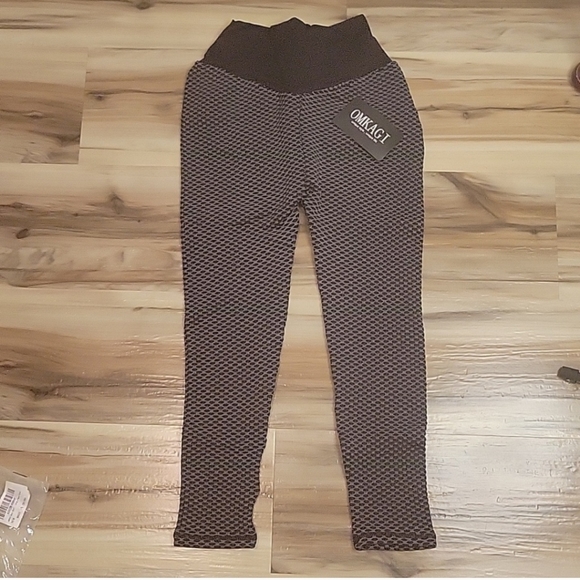 NWT 📦 Honeycomb Butt Scrunch Blk/Grey Capri Leggings - Picture 12 of 14